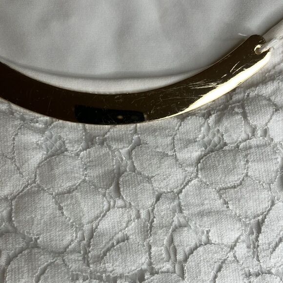 CALVIN KLEIN XL White Shirt With Floral Underlay & Gold Accent - Picture 7 of 11